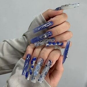 *HANDMADE* blue silver chrome heart long coffin press on nails